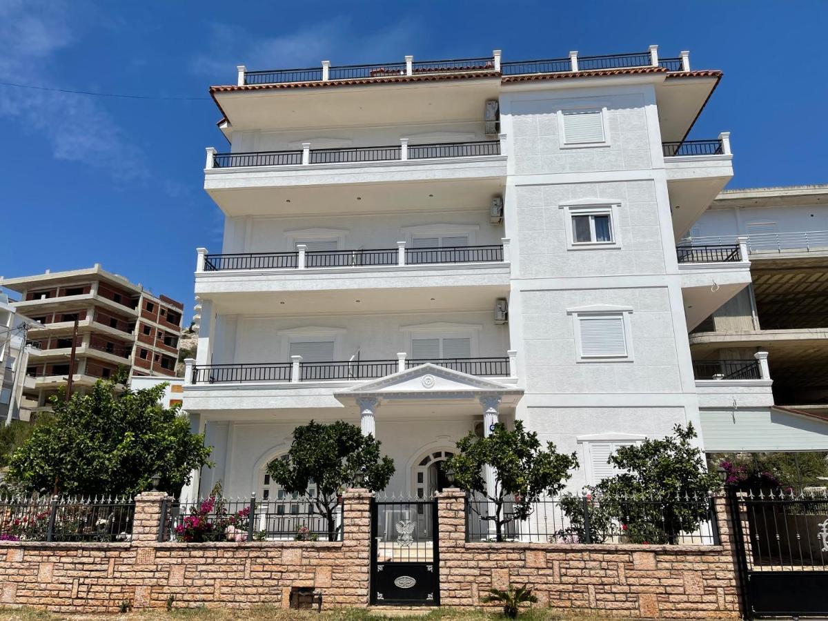 Villa Sildi Sarandë エクステリア 写真