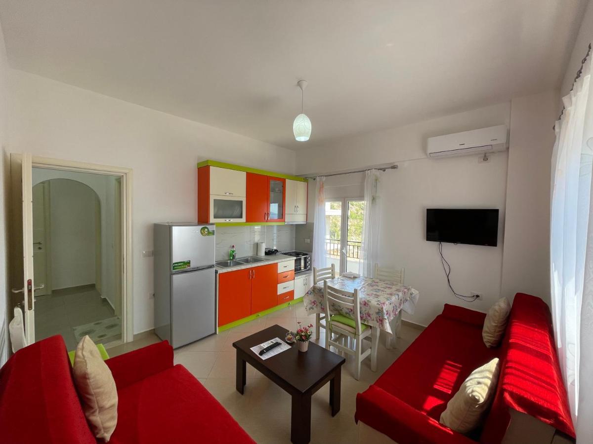 Villa Sildi Sarandë エクステリア 写真