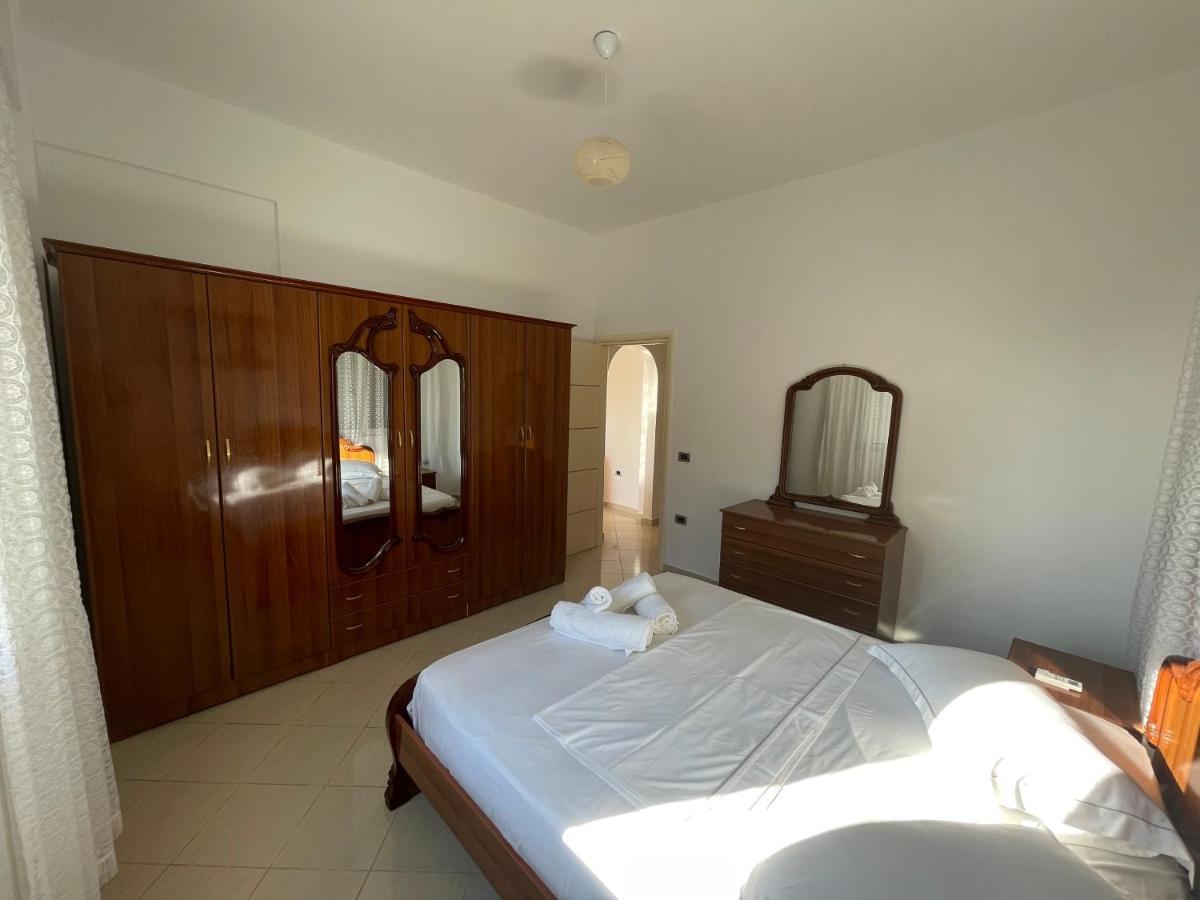 Villa Sildi Sarandë エクステリア 写真