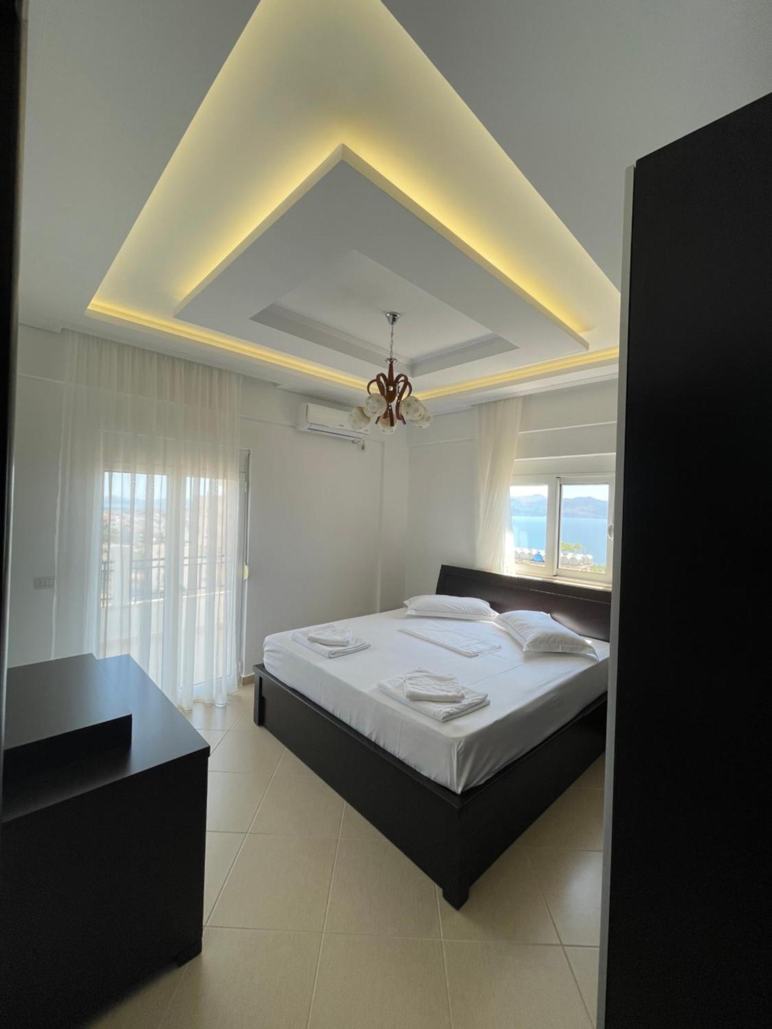 Villa Sildi Sarandë エクステリア 写真